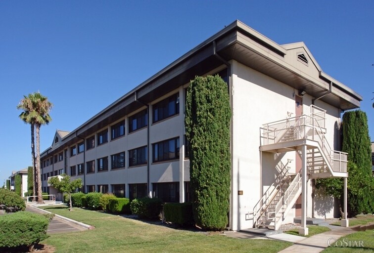 3427 Hickory St, Mcclellan, CA à louer - Photo du bâtiment - Image 2 de 2