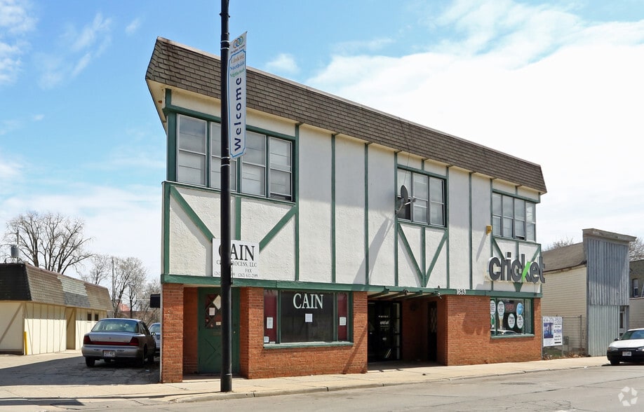 1639 Douglas Ave, Racine, WI for sale - Building Photo - Image 3 of 19