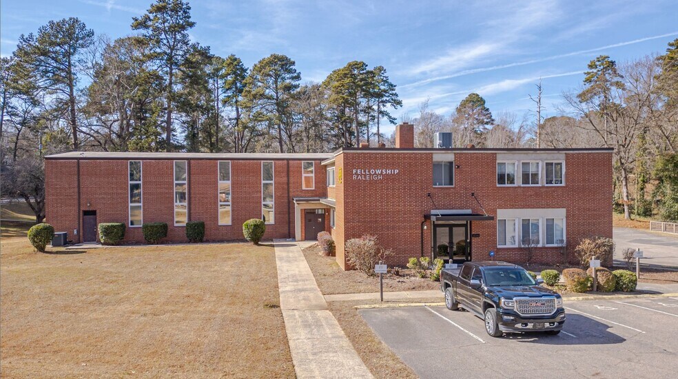 410 Lord Berkley Rd, Raleigh, NC à louer - Photo du bâtiment - Image 3 de 11