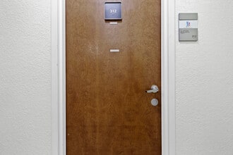 1940 Harrison St, Hollywood, FL à louer Photo intérieure- Image 1 de 4