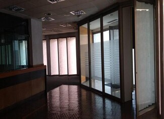 Plus de détails pour Multi-résidentiel à vendre