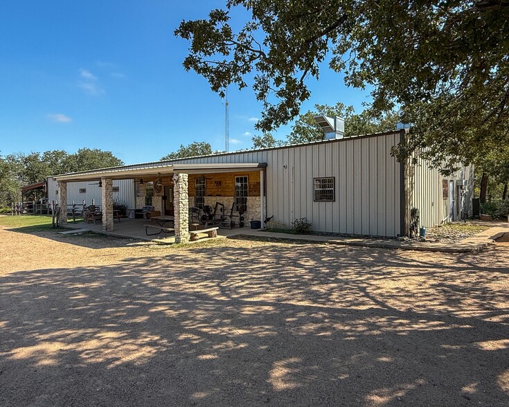 2274 County Road 203 Loop, Cameron, TX à vendre - Photo du bâtiment - Image 3 de 3