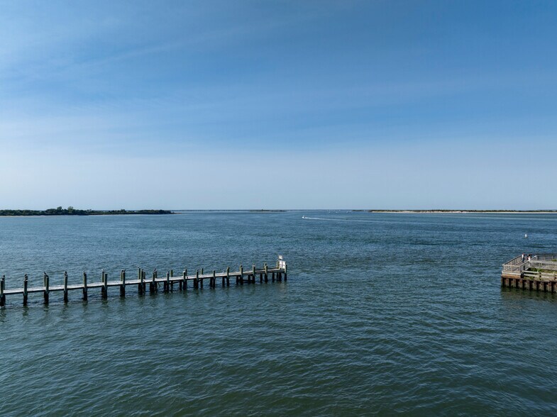 601 Bayview Ave, Barnegat Light, NJ à vendre - Photo du bâtiment - Image 3 de 11
