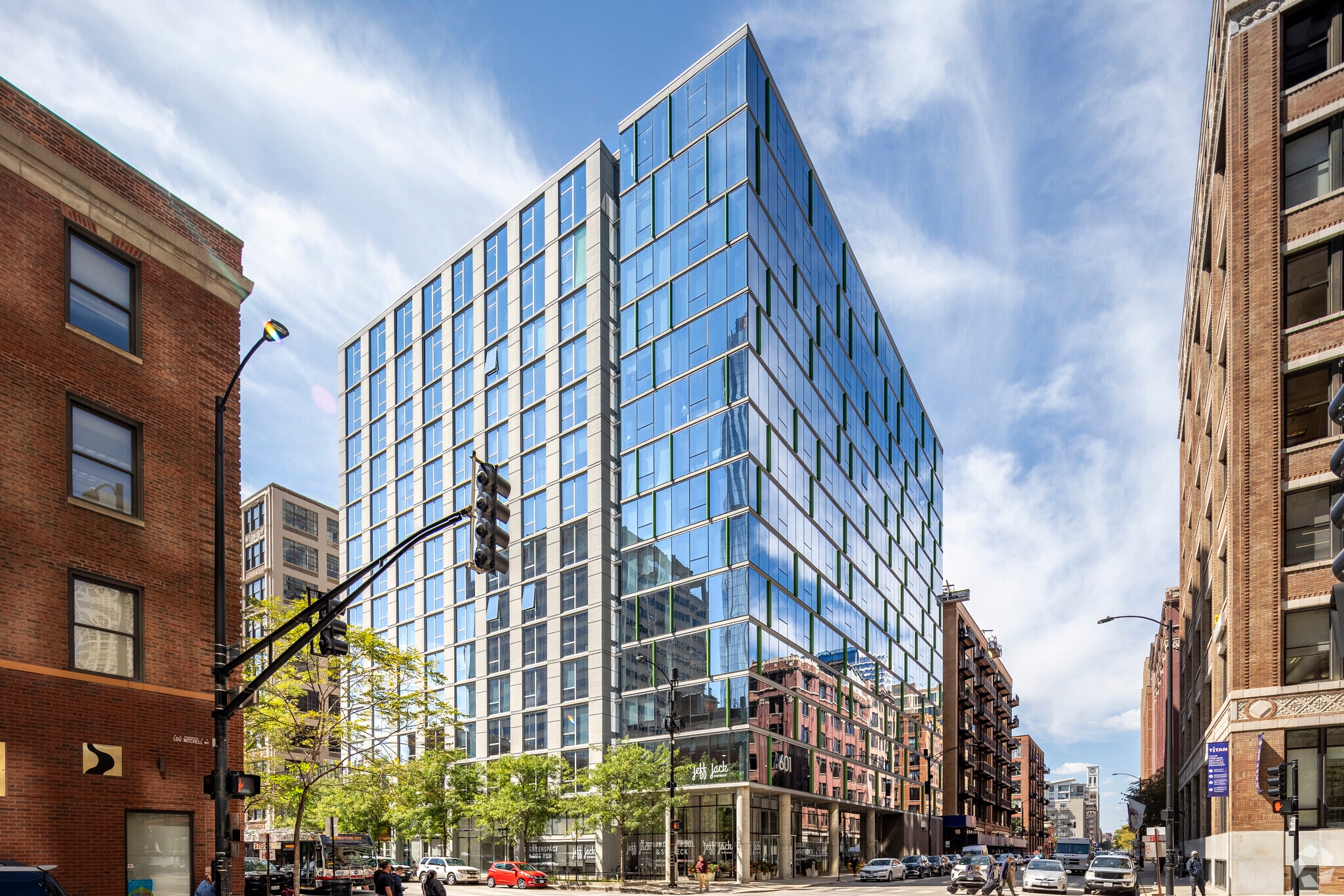 601 W Jackson Blvd, Chicago, IL for lease Primary Photo- Image 1 of 25