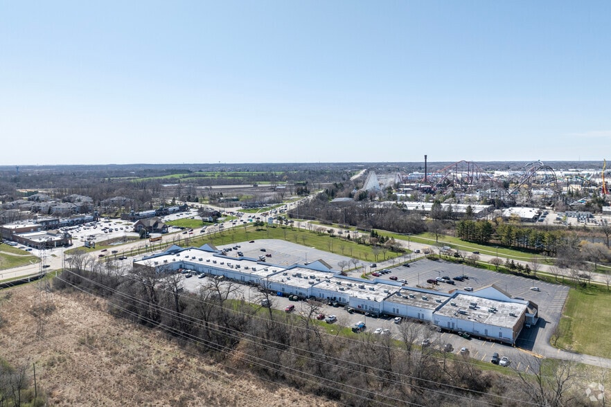 401 N Riverside Dr, Gurnee, IL for lease - Aerial - Image 3 of 23