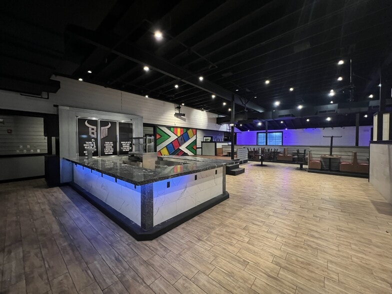 530 N 47th St, Rogers, AR for lease - Interior Photo - Image 3 of 10