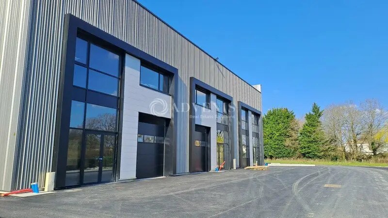 Local d'activités dans Thouaré-sur-Loire à vendre - Photo du bâtiment - Image 3 de 5