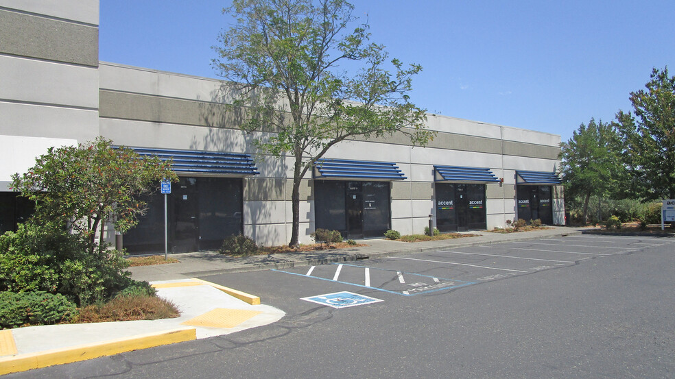 5468 Skylane Blvd, Santa Rosa, CA for lease - Building Photo - Image 2 of 4