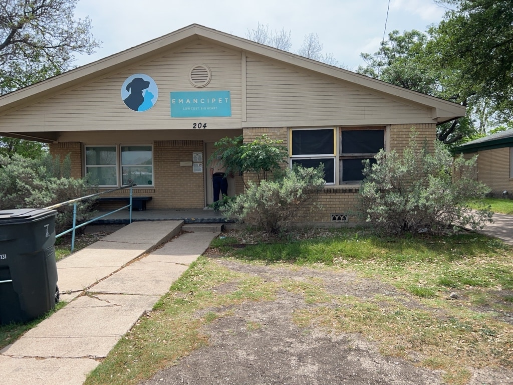 204 W Ave B, Killeen, TX à louer Photo intérieure- Image 1 de 12
