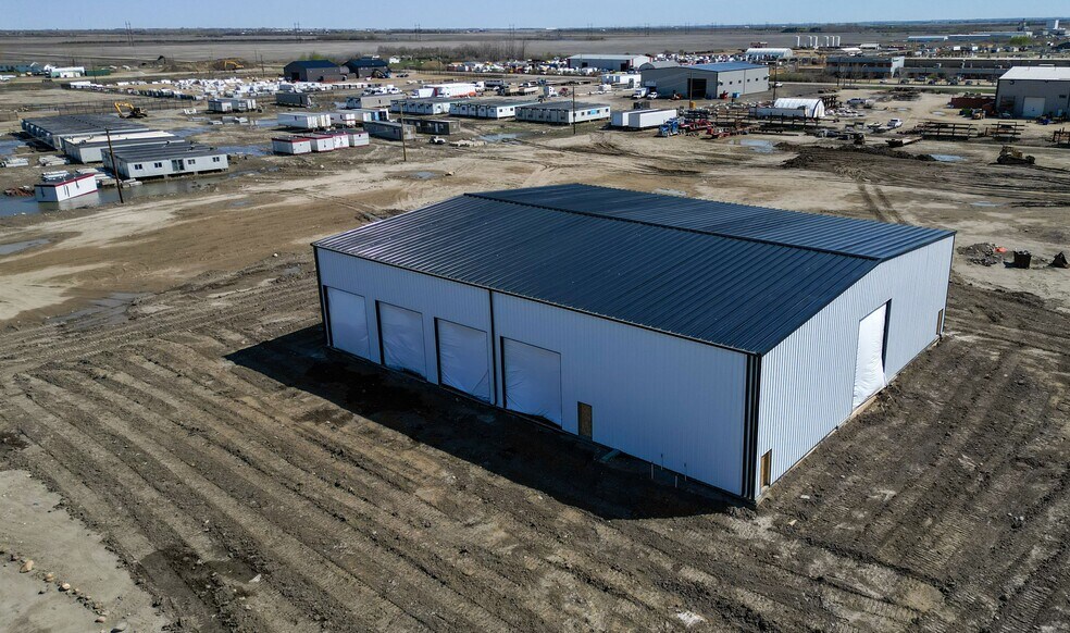 115 Premium Way, Saskatoon, SK à louer - Photo du bâtiment - Image 2 de 6