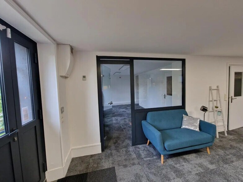 Bureau dans Ivry-sur-Seine à louer - Photo du bâtiment - Image 3 de 8