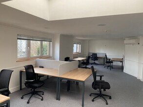 339 High St, Londres à louer Photo intérieure- Image 2 de 8