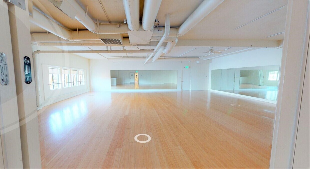 401 Center St, Healdsburg, CA for lease Interior Photo- Image 1 of 16