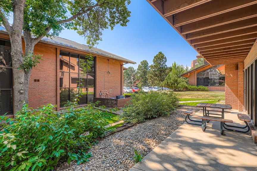 8771 Wolff Ct, Westminster, CO à vendre - Photo du bâtiment - Image 2 de 29