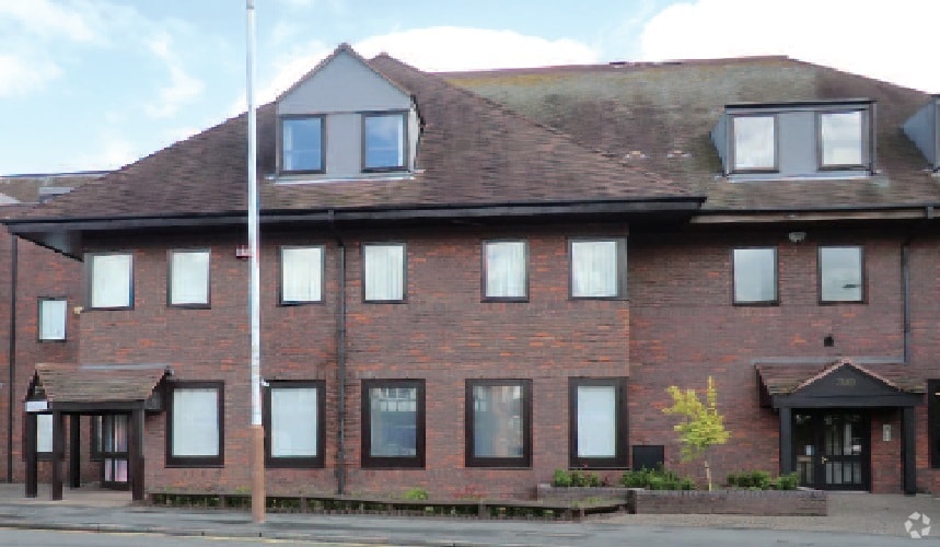 32 Anyards Rd, Cobham for lease Primary Photo- Image 1 of 2