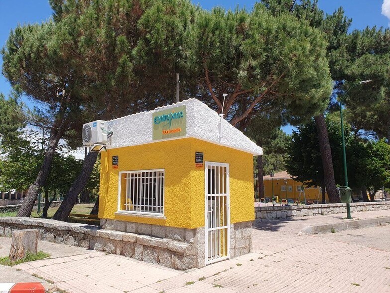 Calle de Coruña, 919, Cadalso de los Vidrios, Madrid à vendre - Photo du bâtiment - Image 3 de 22