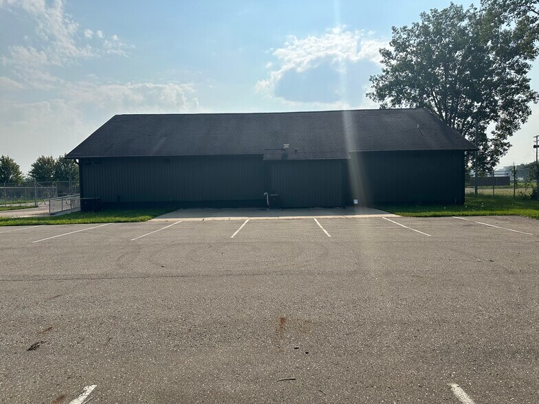 2233 N Burdick St, Kalamazoo, MI à vendre - Photo du bâtiment - Image 3 de 14