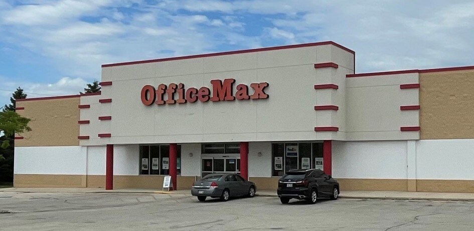 4121 Calumet Ave, Manitowoc, WI à vendre - Photo du bâtiment - Image 1 de 5