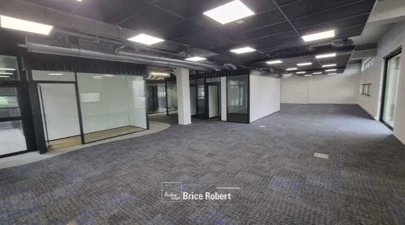 Office in Lyon for lease Interior Photo- Image 1 of 10