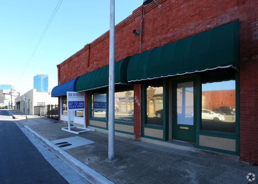 207-209 S Jennings Ave, Fort Worth, TX for lease - Building Photo - Image 3 of 3