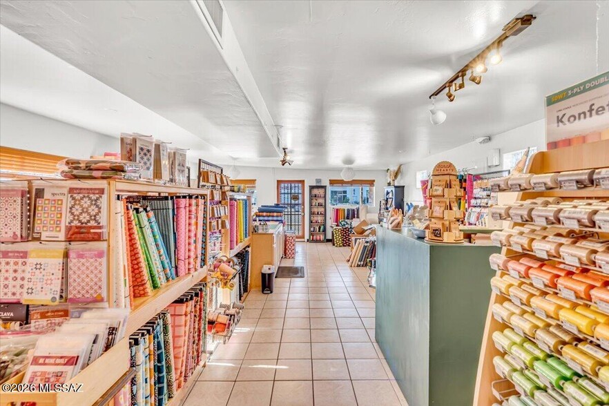 2561-2563 E Fort Lowell Rd, Tucson, AZ for sale - Interior Photo - Image 3 of 49