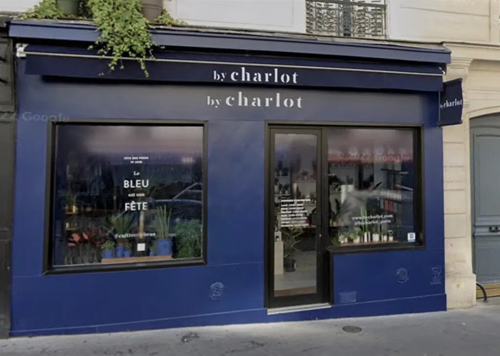 Retail in Paris for lease Building Photo- Image 1 of 3