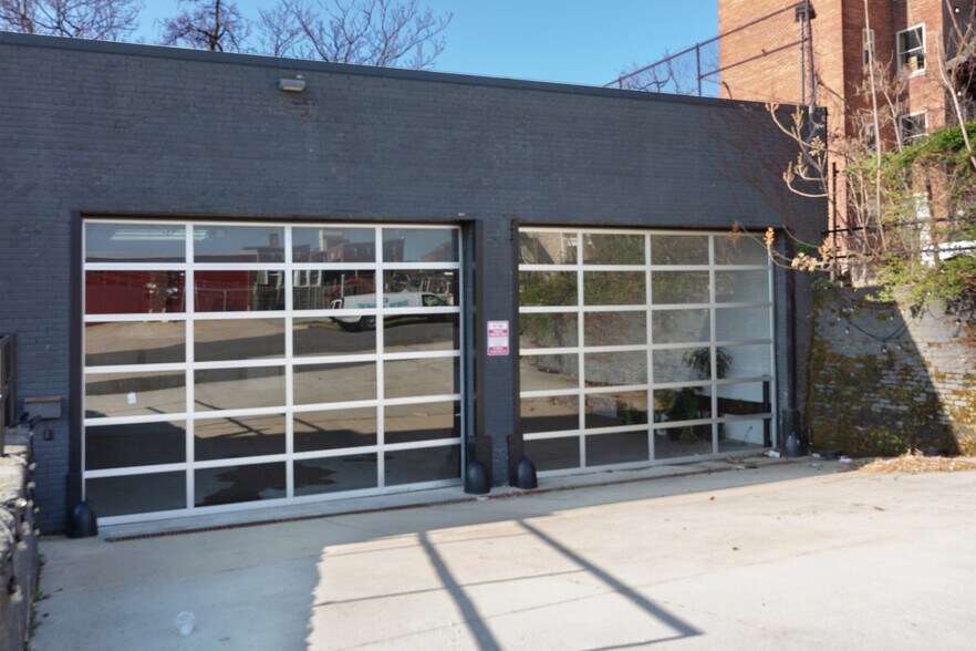 327 S St NE, Washington, DC à louer - Photo du bâtiment - Image 3 de 14