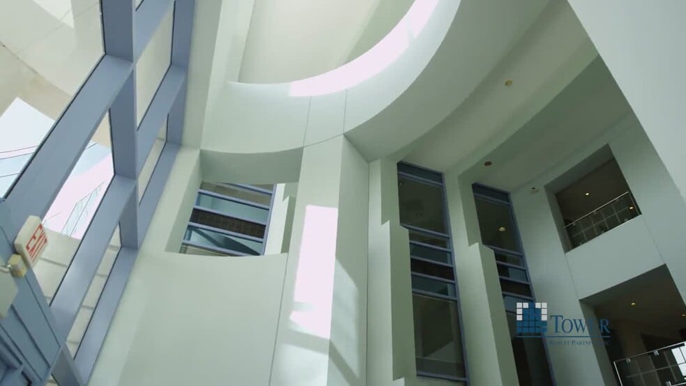 151 Southhall Ln, Maitland, FL à louer - Vidéo sur l’inscription commerciale - Image 2 de 11