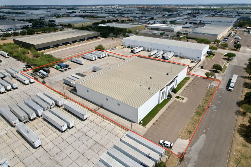 13609 Archer Dr, Laredo, TX for lease - Building Photo - Image 2 of 8