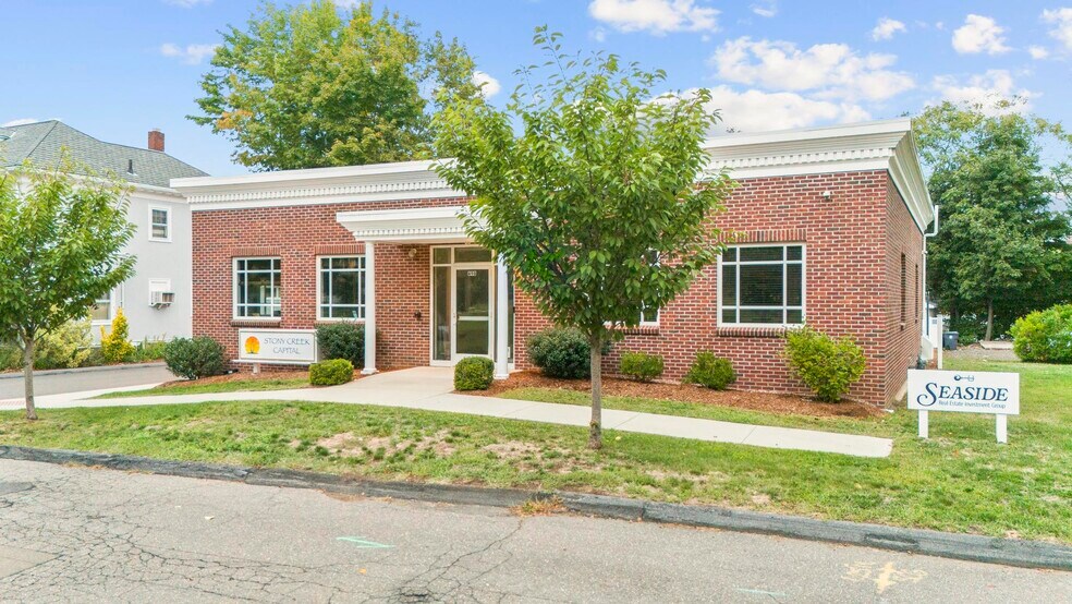 698 Main St, Branford, CT à vendre - Photo du bâtiment - Image 1 de 39