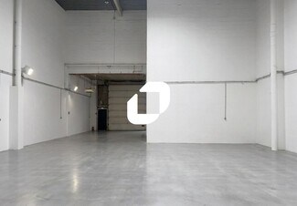 Plus de détails pour Local d'activités à louer