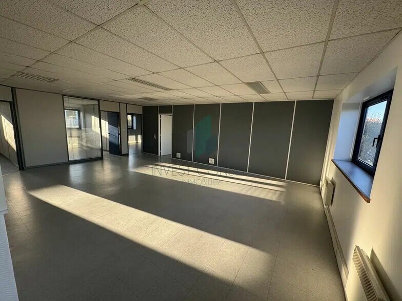 Flex dans Mitry-Mory à louer - Photo du bâtiment - Image 3 de 28