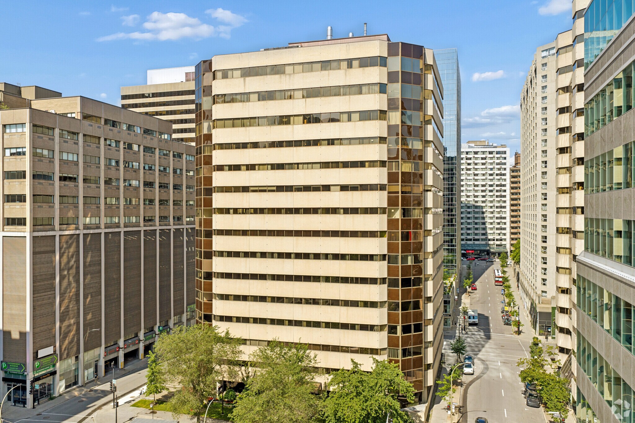 505 De Maisonneuve Boul O, Montréal, QC for lease Primary Photo- Image 1 of 6