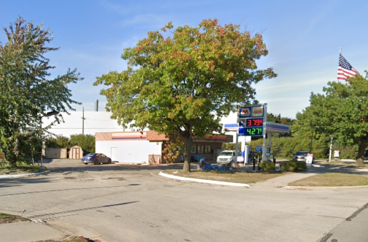 1505 Bridge St, Charlevoix, MI for sale - Building Photo - Image 3 of 15