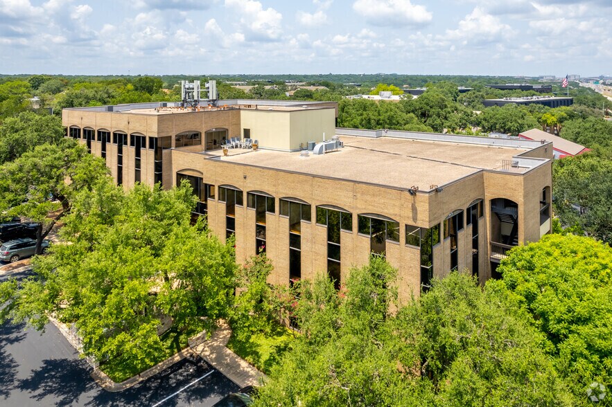 7320 MoPac Expy N, Austin, TX à louer - Photo du bâtiment - Image 3 de 11