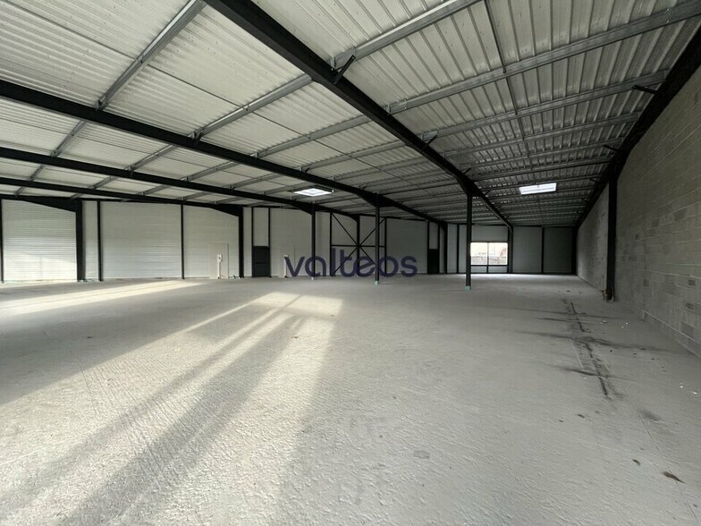 2141 Route Des Platanes, Merville for lease - Interior Photo - Image 2 of 5