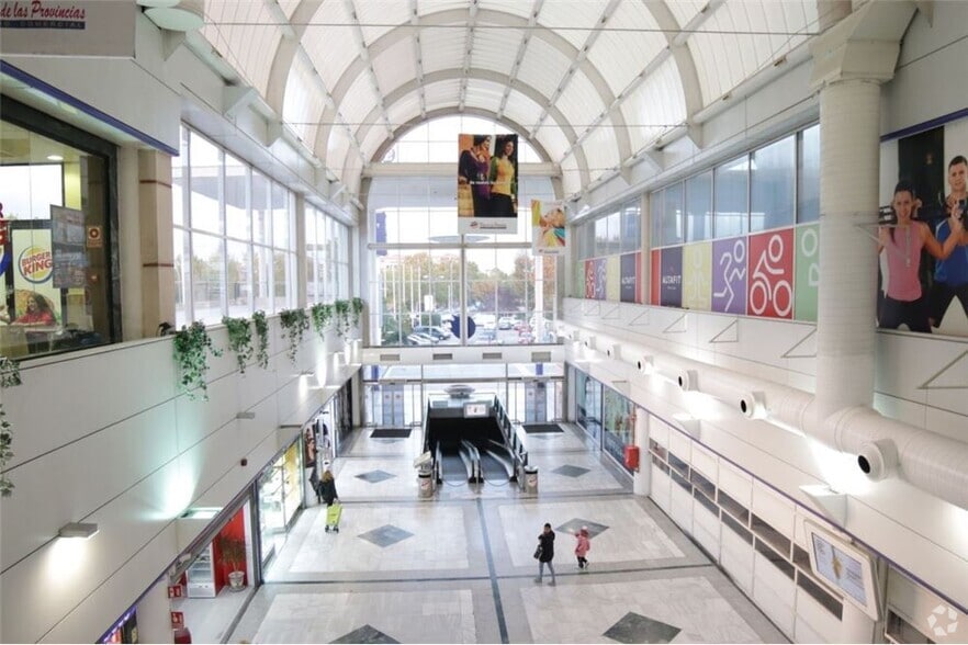 Avenida Provincias, 18, Fuenlabrada, Madrid for sale - Building Photo - Image 2 of 15