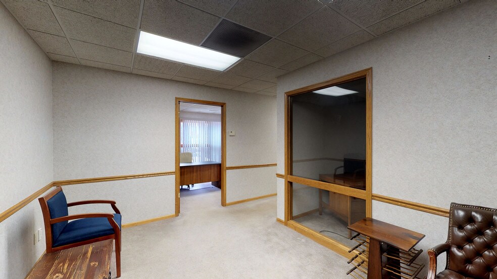 1001 W Glen Oaks Ln, Mequon, WI à vendre - Numérisation 3D de Matterport - Image 3 de 20