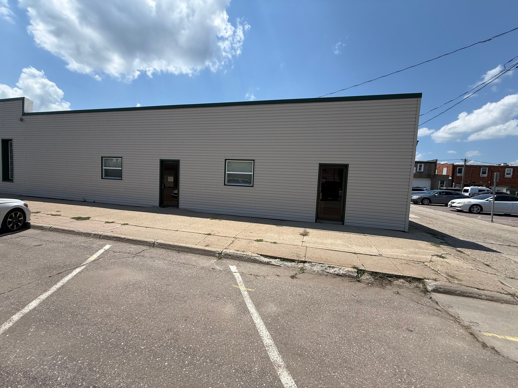 918 Iowa Ave, Onawa, IA for lease Primary Photo- Image 1 of 2
