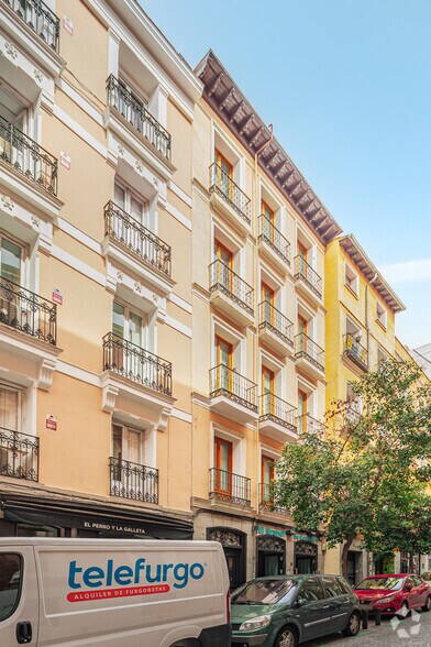 Retail in Madrid, Madrid for lease - Building Photo - Image 2 of 5