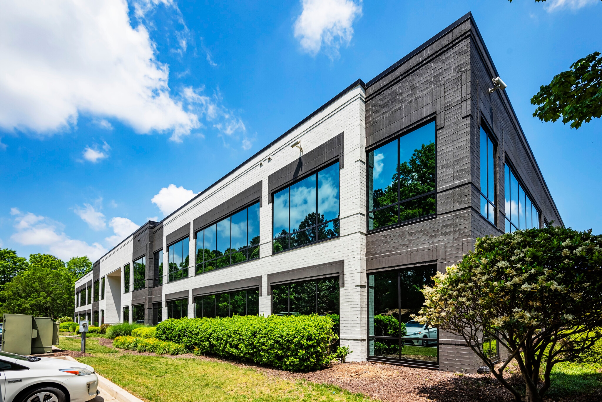 1990 Vaughn Rd, Kennesaw, GA for lease Primary Photo- Image 1 of 21