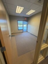 3122 N Cypress St, Wichita, KS à louer Photo intérieure- Image 1 de 8