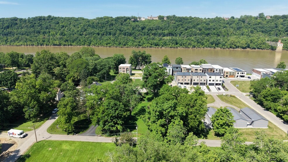5776 Panama St, Cincinnati, OH à vendre - Photo du bâtiment - Image 2 de 10