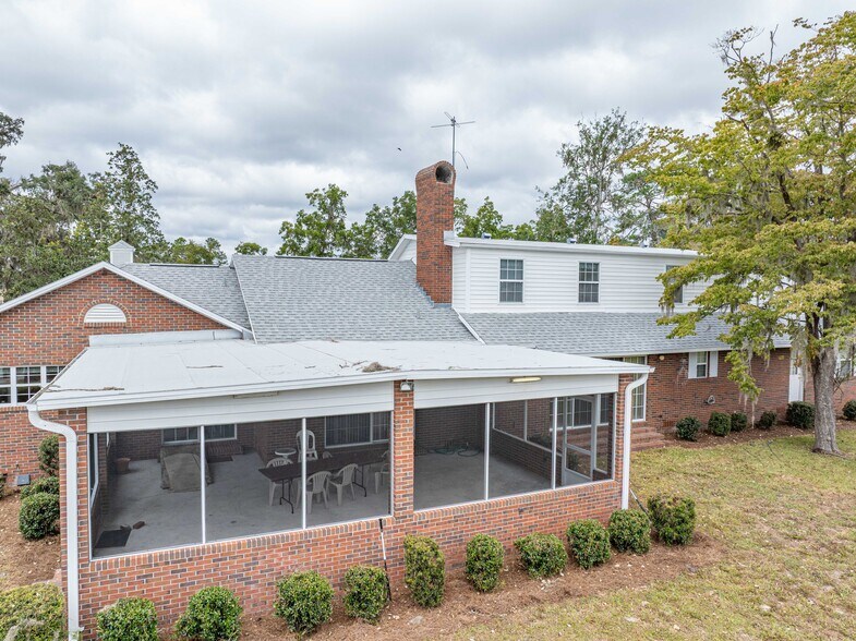 1313 Irvin Ave SW, Live Oak, FL à vendre - Photo du bâtiment - Image 3 de 48