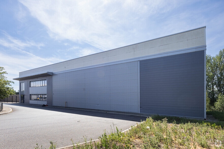 Island Rd, Reading for lease - Building Photo - Image 2 of 2
