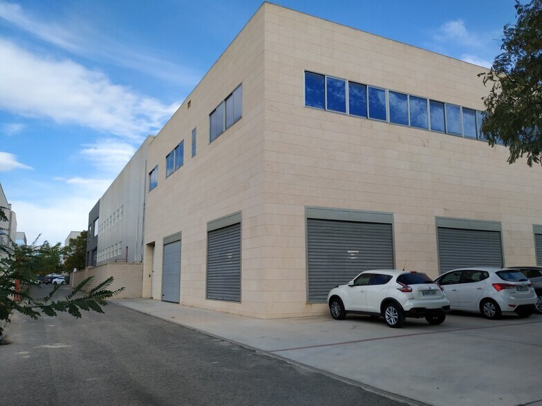 Industriel dans Elche, Alicante à louer - Photo du bâtiment - Image 2 de 34
