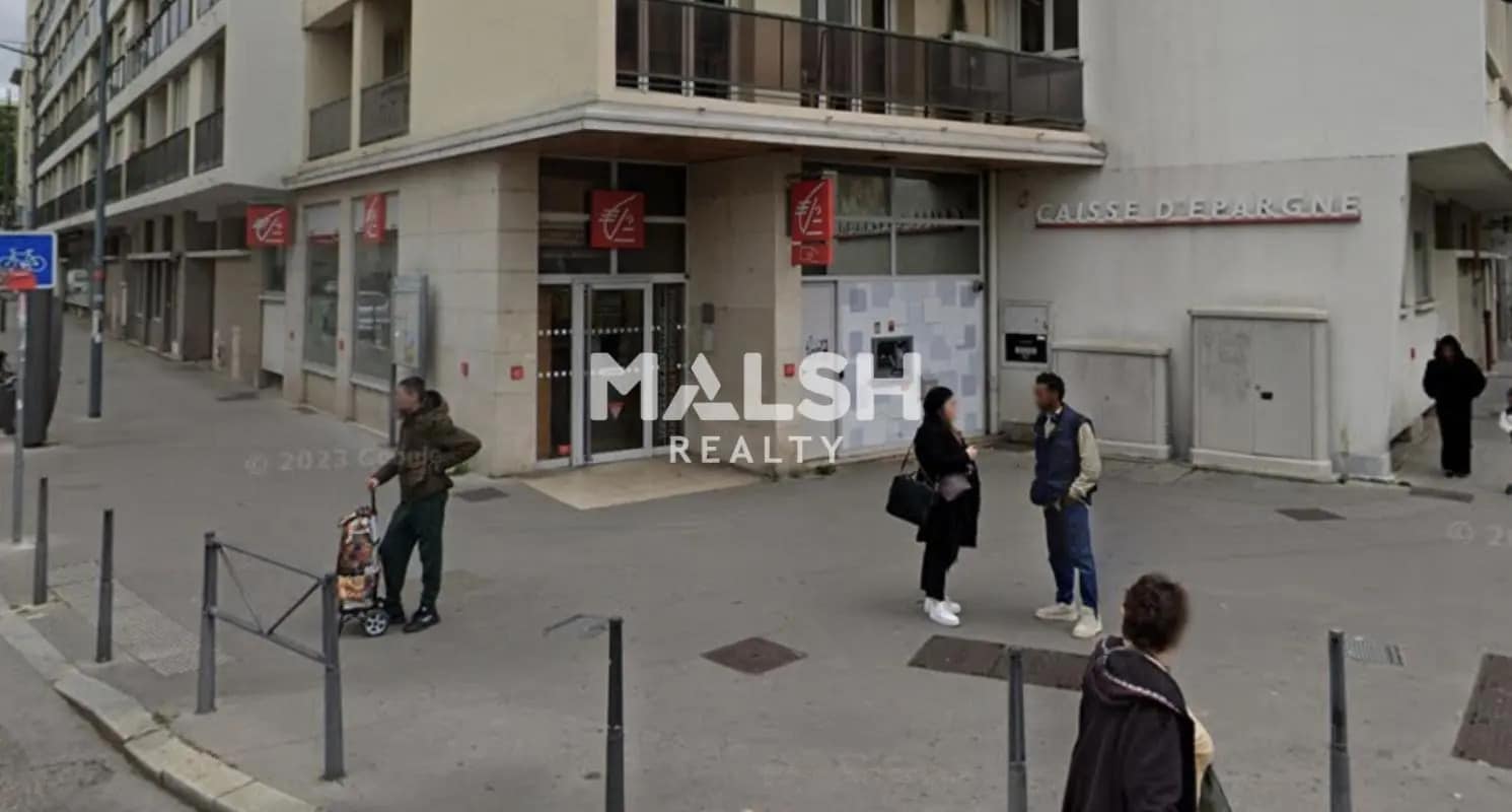 Office in Villeurbanne for lease Building Photo- Image 1 of 4