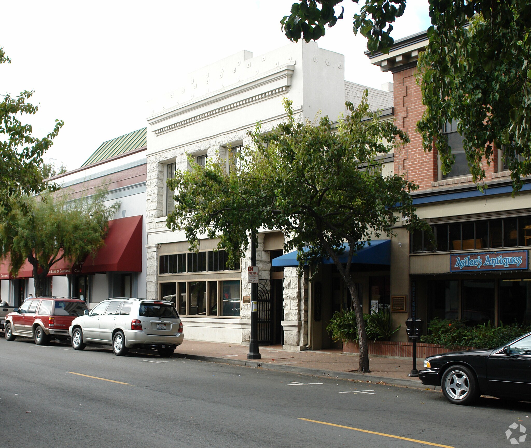 624 Ferry St, Martinez, CA à vendre Photo principale- Image 1 de 3