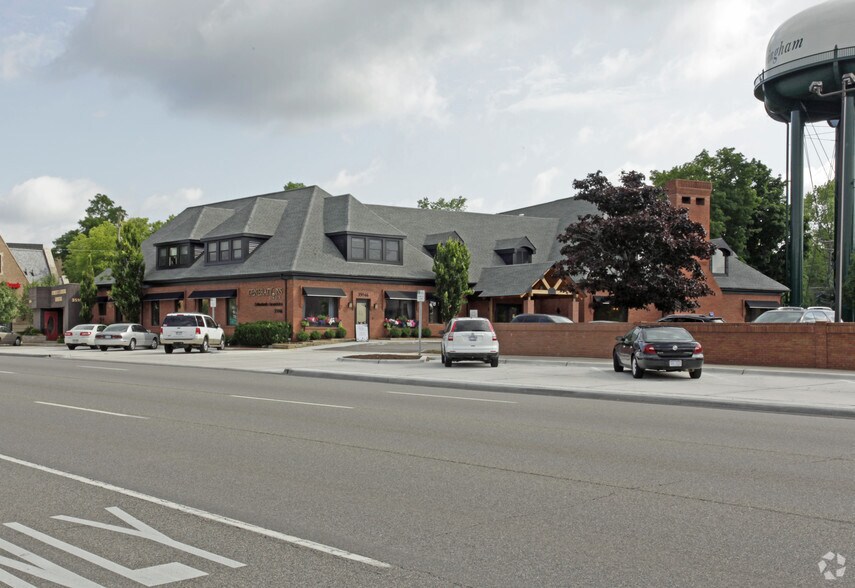 35046 Woodward Ave, Birmingham, MI à louer - Photo du bâtiment - Image 2 de 15