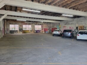 2626 E Burnside St, Portland, OR for lease Interior Photo- Image 2 of 2